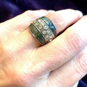 ✅This &  That Abalone shell/inlay diamanté stones ring. Silver tone plated base.